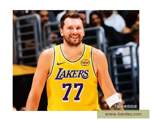 东契奇带伤鏖战三分绝平三不沾效率低迷31分遗憾吞里程悲